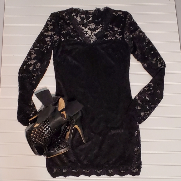 Black V-Neckline Lace Bodycon Cocktail Dress - Picture 9 of 13